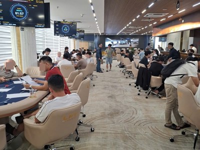 Triệt xóa sòng bạc “núp bóng” giải poker tại khách sạn ven biển