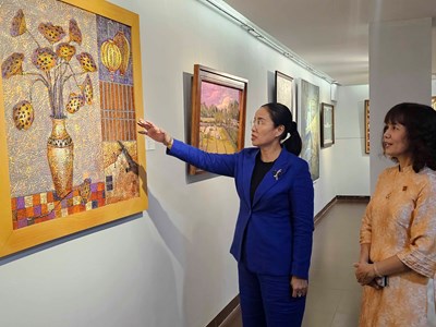 Nghệ sĩ Đà Nẵng kể chuyện quê hương qua triển lãm “Sắc màu đất Quảng”