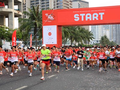 Gần 8.000 VĐV tham gia Giải chạy AirAsia RedRun Đà Nẵng 2026 - Quán quân 21 