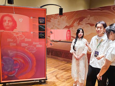Khai mạc triển lãm khoa học “Vũ trụ - Con người - Trí thông minh” 