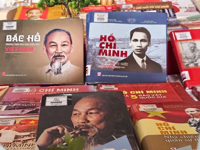 Đà Nẵng trưng bày hàng ngàn tư liệu quý về Chủ tịch Hồ Chí Minh