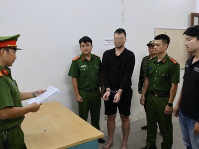 Khởi tố, bắt tạm giam người nước ngoài gây rối, đập phá quán cà phê ở Đà Nẵng