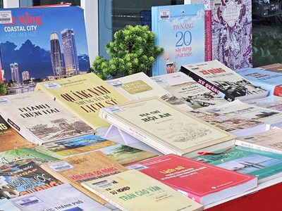 Chuỗi hoạt động sách tại Đà Nẵng nhân dấu mốc 1 năm thành phố mới
