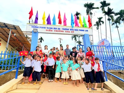 Từ đồi cỏ đến điểm trường khang trang của học trò Tắk Pổ