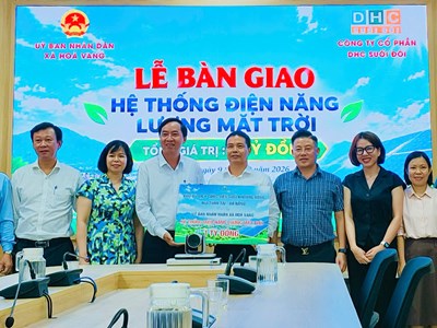 Khu du lịch Núi Thần Tài bàn giao hệ thống điện mặt trời trị giá 1 tỉ đồng cho xã Hòa Vang