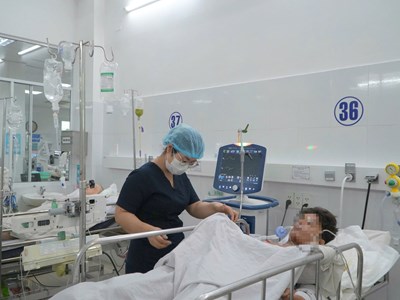 Hội chẩn khẩn, cứu sống thiếu niên 17 tuổi rách động mạch chủ