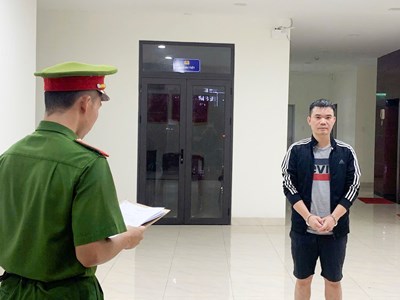 Bắt đối tượng chiếm đoạt 30.000 USD của người nước ngoài rồi bỏ trốn