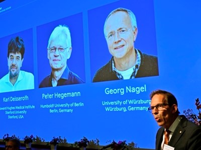 Chủ nhân giải Nobel Y sinh năm 2026 là ai?
