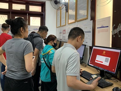 Nhiều người chưa biết khai đăng ký cấp Phiếu lý lịch tư pháp qua VNeID 