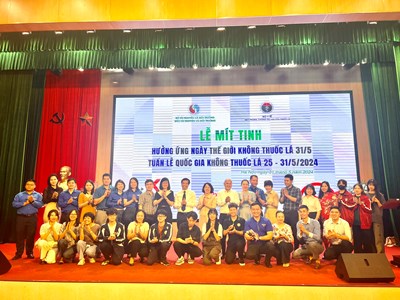 Phòng chống tác hại của thuốc lá: Cần những người gương mẫu, đi đầu  