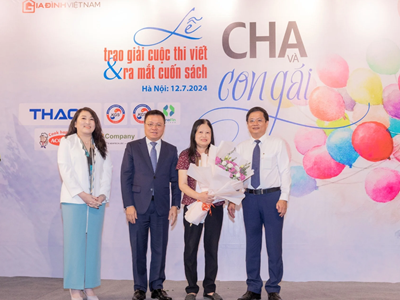 Em gái nhà biên kịch Lưu Quang Vũ đoạt giải Nhất cuộc thi viết “Cha và con gái”