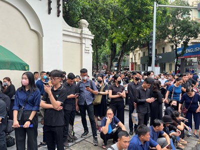 Dòng người nghẹn ngào tiễn biệt Tổng Bí thư Nguyễn Phú Trọng