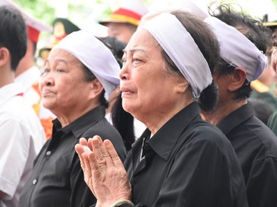 Nhân dân làng Lại Đà nghẹn ngào tiễn biệt Tổng Bí thư 