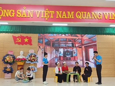 Chị em tuyên truyền xóa bỏ định kiến, khuôn mẫu giới trong gia đình và cộng đồng dân tộc