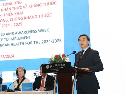 Không tự ý mua kháng sinh và tự chữa bệnh cho con