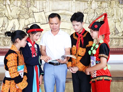 Bắc Giang: Học sinh giao lưu CLB Thủ lĩnh của sự thay đổi