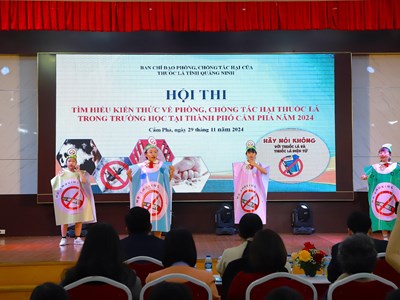 10 đội học sinh sôi nổi tham gia hội thi về phòng, chống tác hại thuốc lá trong trường học