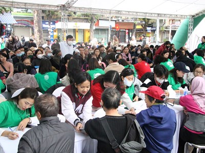 Hơn 3.000 người dân Thủ đô được sàng lọc vi khuẩn H.Pylori dạ dày và các bệnh không lây nhiễm