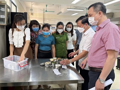 Hà Nội: Tăng cường bảo đảm an toàn thực phẩm trong tình hình mới