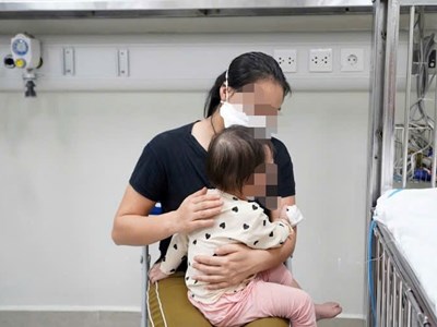 Liên tiếp trẻ nhập viện do hóc dị vật: Người lớn cần có kỹ năng sơ cứu đúng cách