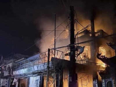 Thêm lời cảnh báo an toàn phòng cháy cho các cửa hàng bán xe đạp điện