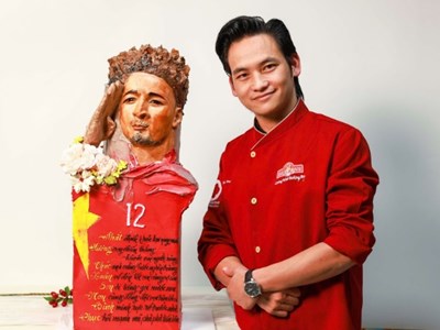 Bánh điêu khắc 3D gửi lời chúc bằng thơ tới Xuân Son