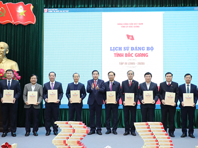 Ra mắt sách “Lịch sử Đảng bộ tỉnh Bắc Giang tập III”