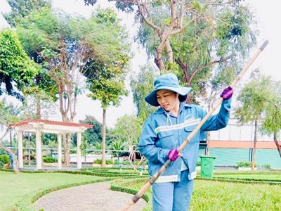 Lần đầu tiên tổ chức Hội nghị toàn quốc biểu dương công nhân lao động tiêu biểu là đảng viên