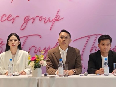 Hà Nội lập biên bản cuộc “họp báo” trá hình của Quang Linh Vlogs, Hằng Du Mục