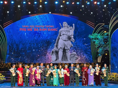 Kỷ niệm 60 năm truyền thống phong trào phụ nữ “Ba đảm đang”