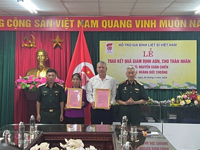 Trao kết quả giám định ADN cho 2 gia đình thân nhân liệt sĩ