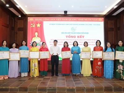 Biểu dương điển hình tiêu biểu Phụ nữ Thủ đô làm theo lời Bác