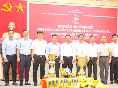 Lần đầu tiên tổ chức trận siêu cup bóng đá báo chí Việt Nam – Thái Lan