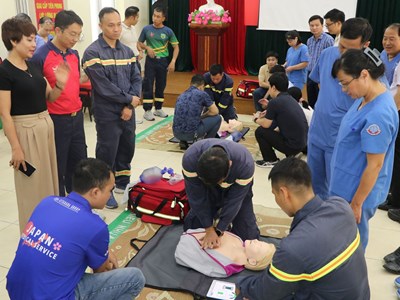 Tăng cường đào tạo giảng viên nguồn cấp cứu ngoại viện