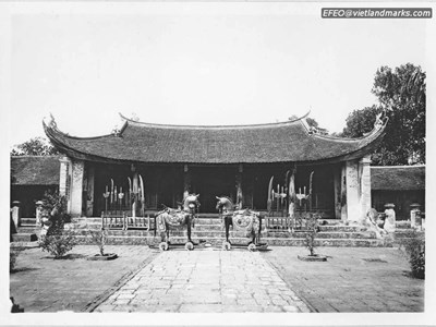 Trưng bày tư liệu, hình ảnh về  “Cổ Loa - Truyền thống và cách mạng”