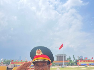 Người cựu binh dân tộc Cor lần đầu ra Thủ đô và câu chuyện ấm lòng về tình người Hà Nội