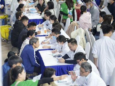 Hơn 1.000 người dân Hải Phòng được khám, sàng lọc bệnh ung thư đường tiêu hóa