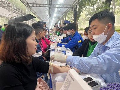 Khi phố đi bộ trở thành “phòng khám cộng đồng” của người dân Thủ đô