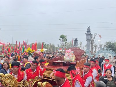 Dâng hương tưởng niệm ngày giỗ Đức Thánh Tản Viên Sơn năm 2025