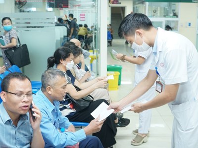 Vai trò của y, bác sĩ trong công tác tuyên truyền phòng, chống tác hại của thuốc lá