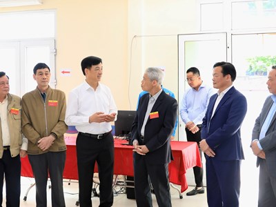 Bí thư Thành ủy Hà Nội Nguyễn Duy Ngọc kiểm tra tại xã Thường Tín và phường Hồng Hà