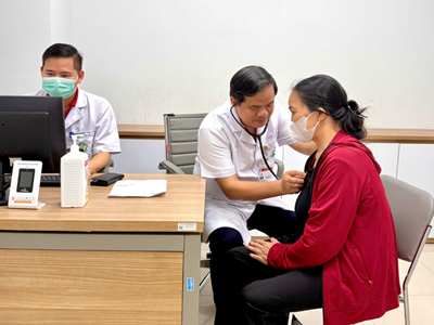 Bệnh viện Bạch Mai cơ sở Ninh Bình khám chữa bệnh, tri ân người có công với cách mạng