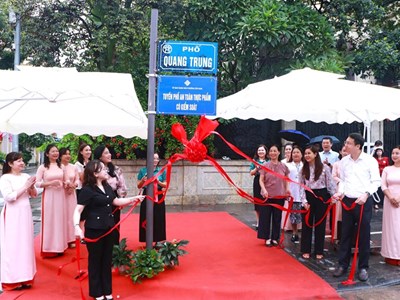 Hà Nội: Ra mắt mô hình “Tuyến phố an toàn thực phẩm có kiểm soát“