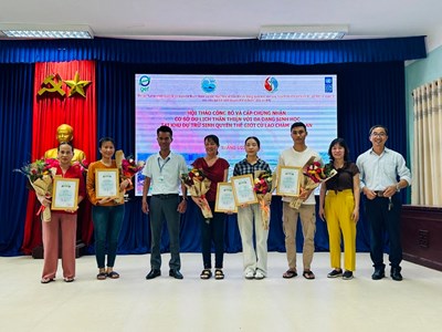 Trao chứng nhận “Cơ sở du lịch thân thiện với đa dạng sinh học” cho 5 homestay ở Cù Lao Chàm