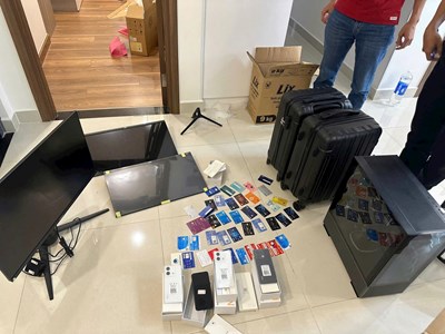 Bắt nhóm đối tượng lập sàn chứng khoán “ảo” lừa đảo hơn 207 tỉ đồng