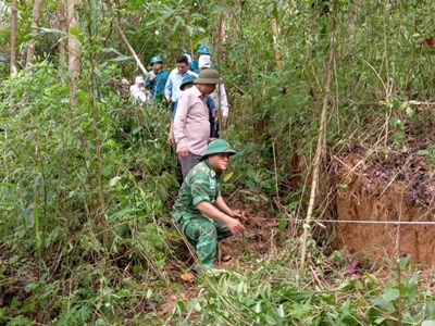 Công bố tình huống khẩn cấp về vết nứt, sạt lở