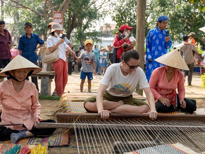 Giữ xanh làng nghề, phát triển du lịch nông thôn bền vững 