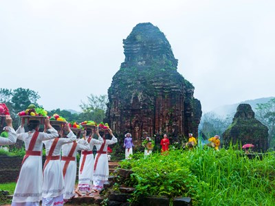 Điểm sáng trong công tác trùng tu di tích Chăm và thu hút khách du lịch