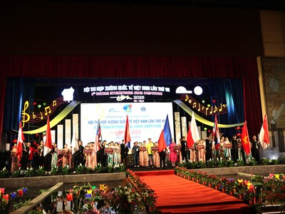 Đêm khai mạc Hội thi hợp xướng quốc tế Việt Nam lần thứ VIII đầy sắc màu 