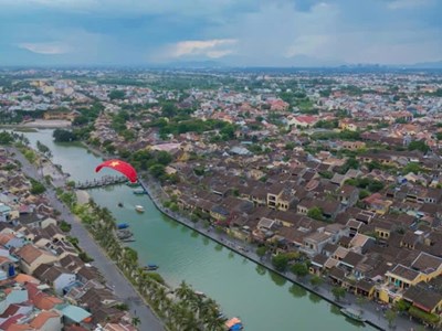 Giải thi đấu dù lượn lần đầu tiên tại Hội An